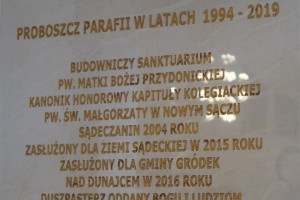 Poświęcenie kaplicy i odsłonięcie tablicy pamiątkowej.