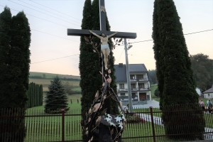 Poświęcenie krzyża