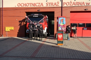 Uroczystość poświęcenia wozu strażackiego